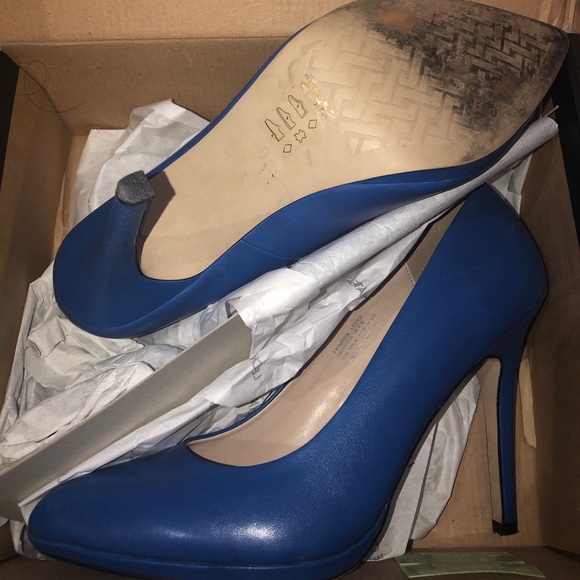 Blue le chateau heels - Picture 2 of 2